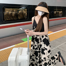 批发外贸港味复古chic长裙赫本风气质显瘦黑色碎花吊带<b class='q'>连衣裙</b>子女<b class='q'>夏季</b>