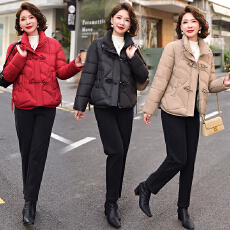 批发新款绵服<b class='q'>妈妈</b>装短款小个子韩版宽松加厚连帽面包服保暖外套