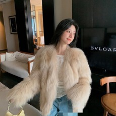 批发2024秋冬新款海宁皮草<b class='q'>外套</b>女环保狐狸毛加厚毛毛<b class='q'>大衣</b>显瘦小个子