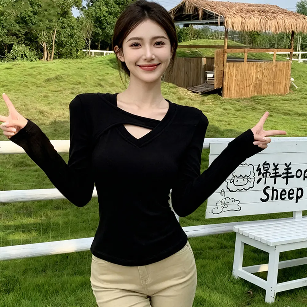 V넥 라운드 티셔츠 상세 이미지 2