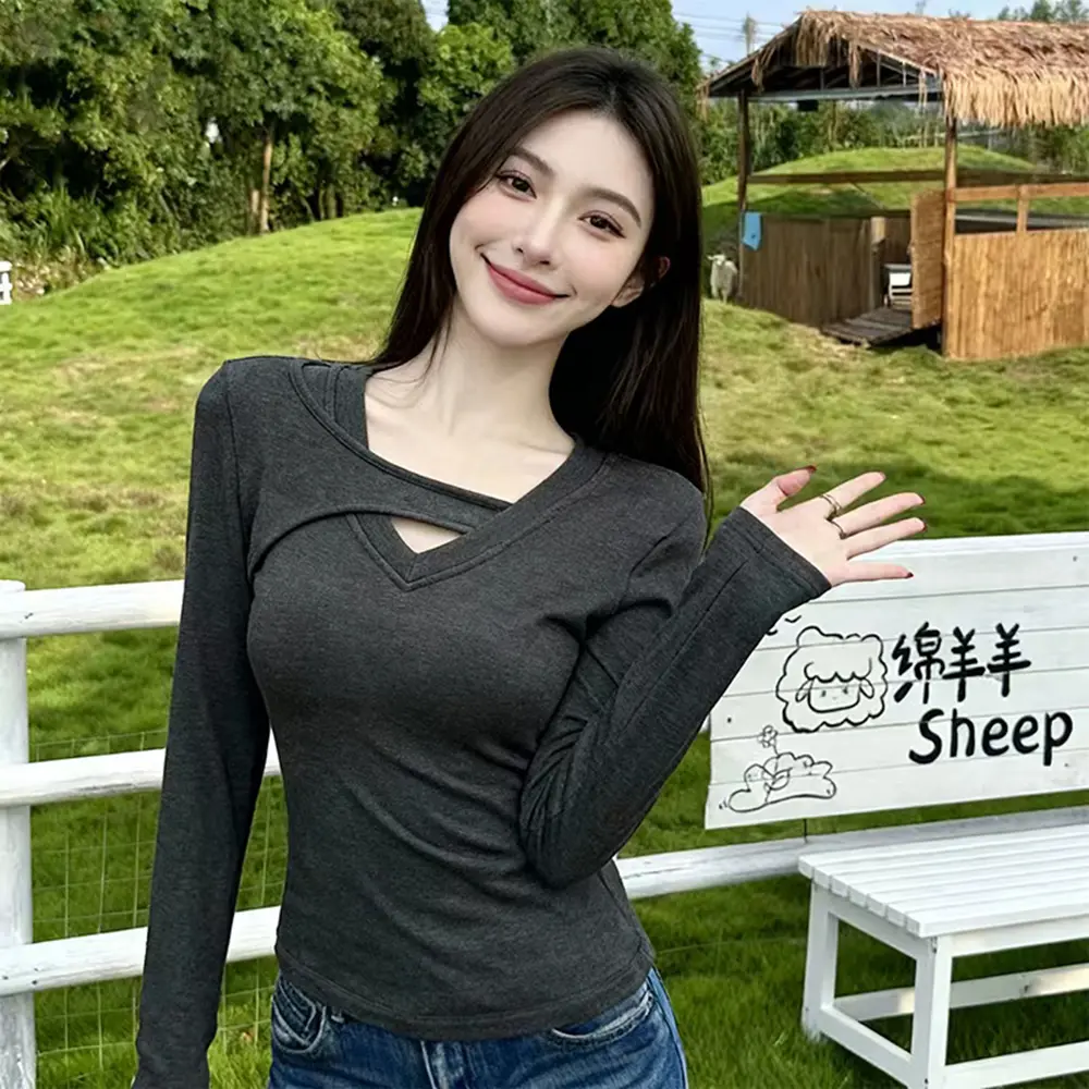 V넥 라운드 티셔츠 상세 이미지 3