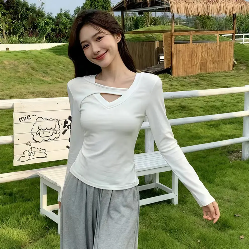 V넥 라운드 티셔츠 상세 이미지 4