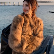 批发'流光琥珀'大表姐狐狸毛短款韩版年轻款毛毛大衣网红款<b class='q'>女</b>皮草外套