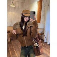 批发2025复古风毛绒领拼接加厚短夹克女冬季个性<b class='q'>帅气</b>保暖百搭工装上衣