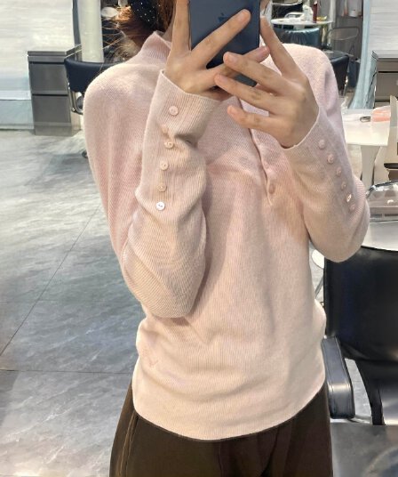 품격 핑크색 단추 반하이넥 긴팔 니트 스웨터 여성 봄 가을 새로운 느긋한 바람 보온 디자인 센스 맨위 트렌디
