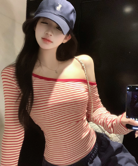 핑크색 스트라이프 비스듬한 어깨 긴팔 티셔츠 여성 봄 여름 순수한 욕망 바람 허리 수축 몸매 가꾸기 타이트 기본 셔츠 작은 키 맨위