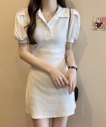 달콤한 매운맛 바람 POLO 칼라 여성 드레스 2026 여름 새로운 허리 수축 슬림해 보이는 거품 소매 반팔 한 마디 치마 트렌디