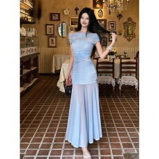 批发温柔纯欲风绝美一字斜肩连衣裙<b class='q'>女</b>夏季2026辣妹性感修身包臀长裙子