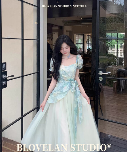 차 휴식 프랑스식 달콤함 신선함 도파민 고급 센스 헤일로 염색 프린트 패치워크 망사 허리 수축 페이크 레이어드 드레스