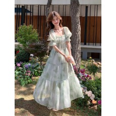 批发法式浪漫方领碎花连衣裙夏仙女2026<b class='q'>新款</b>春秋温柔气质超仙度假长裙