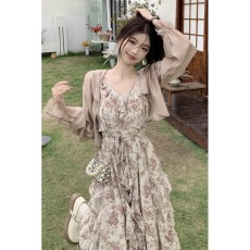 批发法式荷叶边碎花吊带连衣裙两件套装夏2026<b class='q'>新款</b>小个子海边度假长裙