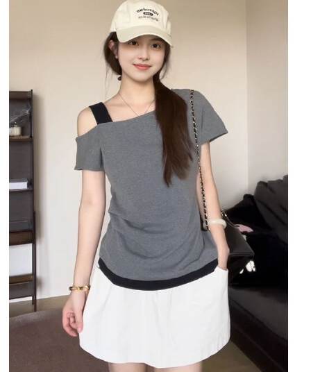 여름 여성 디자인 센스 페이크 레이어드 비스듬한 어깨 칼라 디자인 센스 반팔 티셔츠 2026 년 새로운 달콤함 슬림해 보이는 맨위