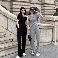 批发原版做工<b class='q'>休闲</b>时尚<b class='q'>运动</b>套装女夏减龄洋气显瘦v领短袖裤两件套