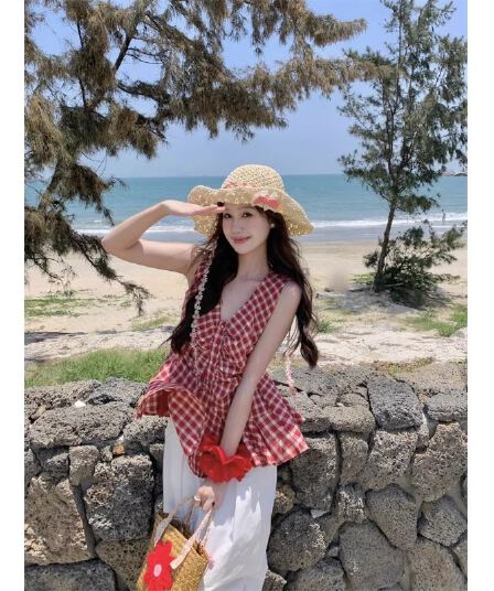 휴가 바람 한 부서 빨간색 체크무늬 V넥 조끼 여성 여름 새로운 연령 감소 다용도 허리 수축 슬림해 보이는 민소매 맨위