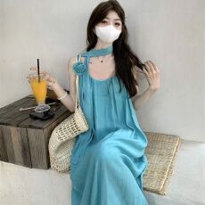 批发薄荷曼波海边度假氛围感沙滩裙设计感挂脖连衣裙仙女气质大摆裙子