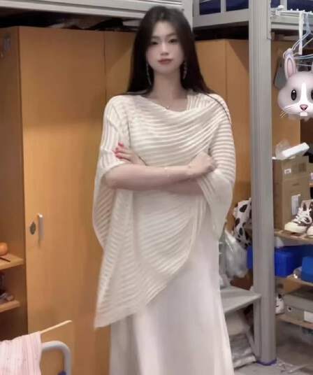 프랑스식 품격 불규칙 비스듬한 어깨 니트 블라우스 여성 여름 새틴 화이트