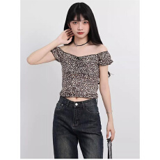 批发豹纹<b class='q'>短袖</b><b class='q'>t</b><b class='q'>恤</b>女春季新款短款高腰辣妹纯欲一字肩上衣