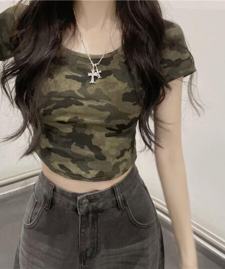 여름 새로운 아메리칸 작은 대중 뒤로 홀로우 아웃 디자인 센스 핫걸 반팔 티셔츠 여성 긍정적 인 어깨 라운드 넥 맨위