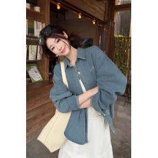 批发韩系复古刺绣牛仔衬衫女2026春款设计感别致撞色纽扣长袖上<b class='q'>衣外套</b>