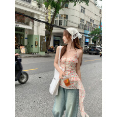 批发甜辣风粉色碎花荷叶边吊带背心女夏季新款收腰显瘦绝美挂脖上衣女