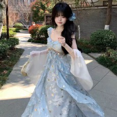 批发蝶舞星河2026优雅少女感蝴蝶亮片吊带裙仙气荷叶边层次裙摆