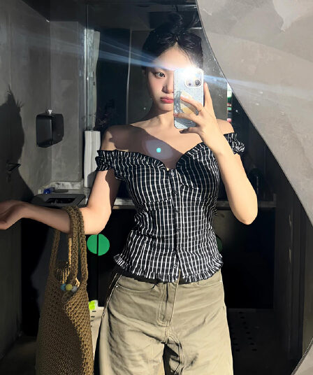 미친 하트 비트 체크무늬 오프숄더 둘 착용 오프숄더 순수한 욕망 달콤한 매운맛 레트로 셔츠 핫걸 체크무늬 맨위 여성 여름