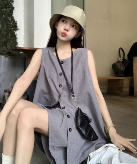 캐주얼 느긋한 바람 민소매 베스트 세트 여성 여름 새로운 익스트림 제인 단추 조끼 반바지 투피스 세트 느슨함 센스