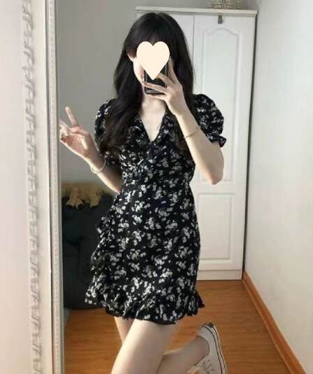 프랑스식 검정색 꽃무늬 여성 드레스 달콤한 욕망 바람 치마 거품 소매 허리 수축 디자인 센스 작은 대중 슬림해 보이는