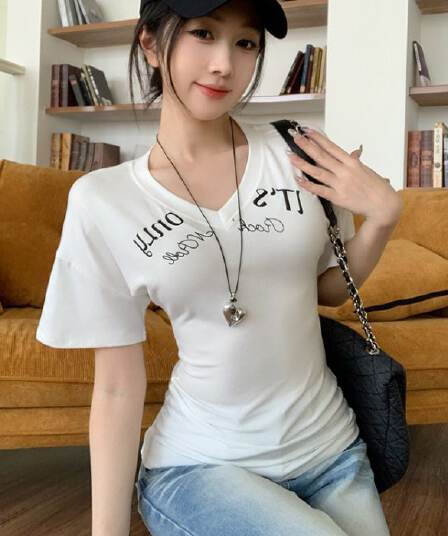 아메리칸 핫걸 몸매 가꾸기 슬림해 보이는 알파벳 긍정적 인 어깨 반팔 티셔츠 여성 의류 여름 다용도 아름다운 chic 쇼트 스타일 맨위