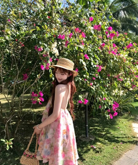 원본 자카드 원단 핑크색 꽃무늬 백리스 행침 목 여성 드레스 여름 휴가 아름다운 품격 치마