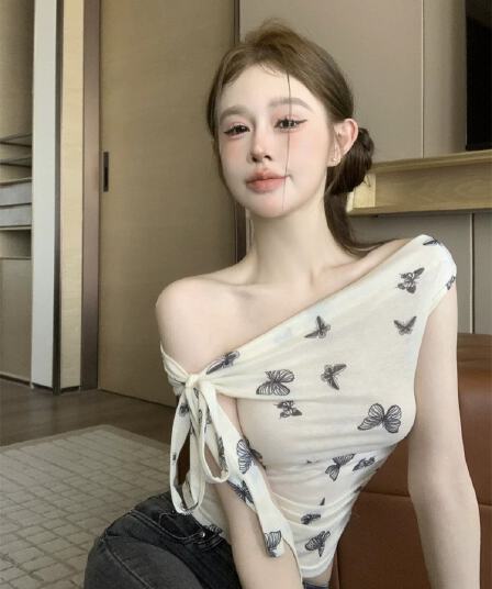 프랑스식 달콤함 디자인 센스 오프숄더 행침 목 반팔 티셔츠 여성 기본 셔츠 여름 주름 허리 수축 Chic 맨위