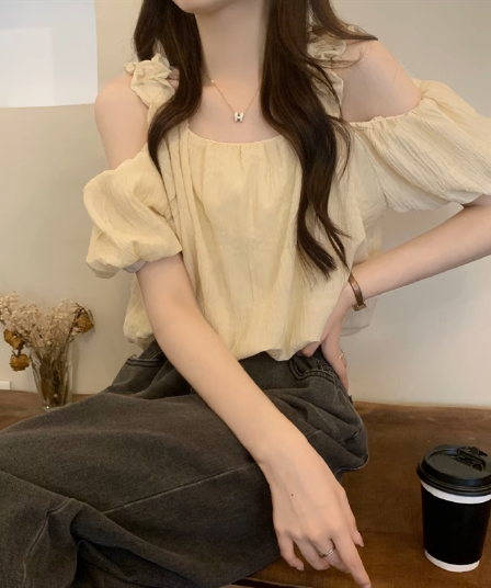 반팔 여성 셔츠 여름 디자인 고급 센스 프랑스식 쇼트 스타일 쇄골 오프숄더 거품 소매 Chic 맨위