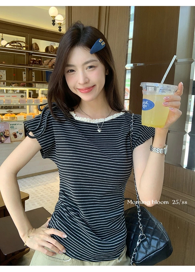 원본 컬러 짜임 기사 스트라이프 레이스 레이스 패치워크 비스듬한 어깨 반팔 티셔츠 여성 여름 허리 수축 주름 맨위 트렌디