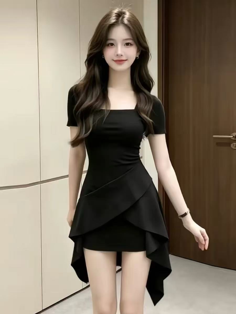 프랑스식 그는 벤 바람 검정색 드레스 아이들 여름 2026 새로운 작은 키 불규칙 꼬집기 허리 품격 미니 스커트