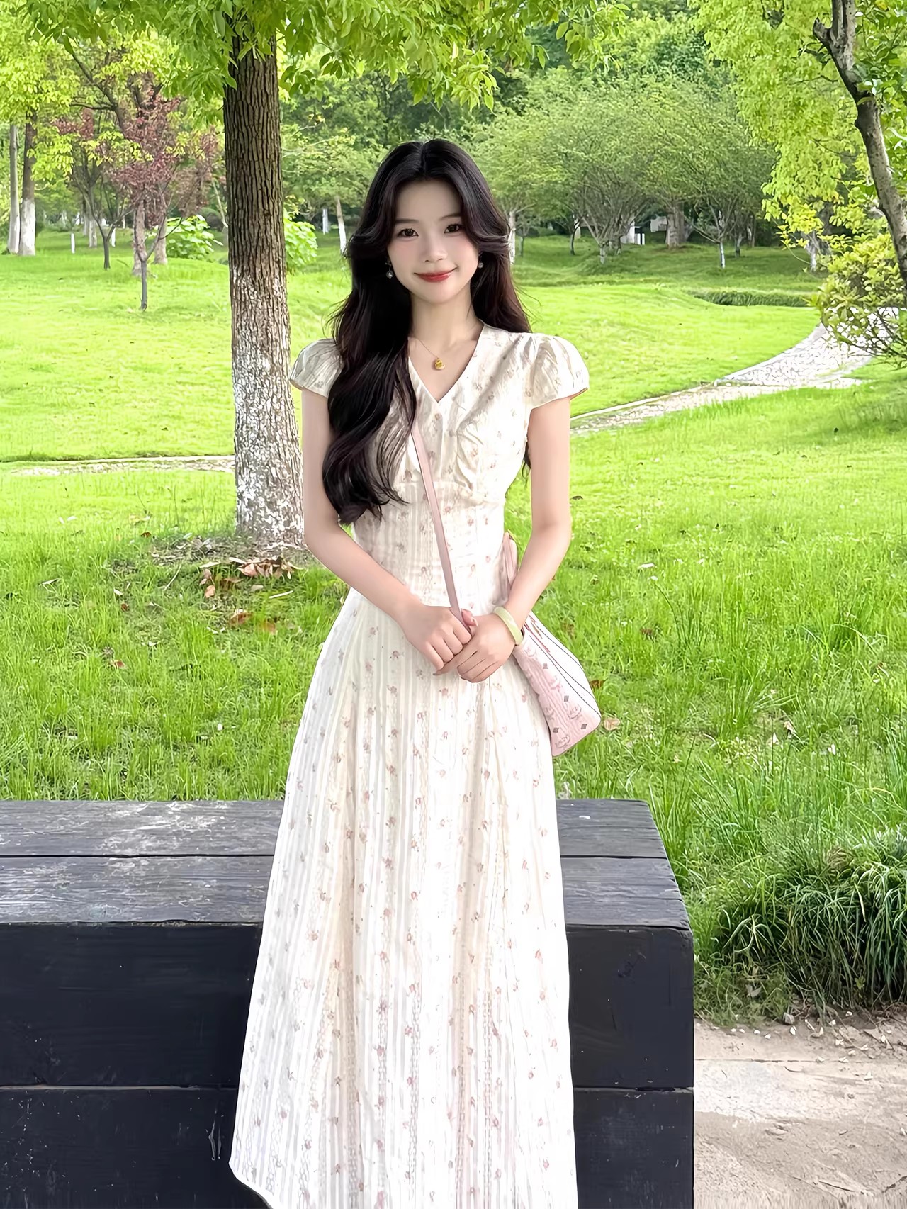 2026 새로운 프랑스식 첫사랑 V넥 꽃무늬 드레스 아이들 여름 품격 작은 날다 소매 몸매 가꾸기 허리 수축 롱 스커트