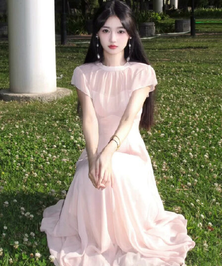 프랑스식 부드러운 바람 핑크색 반팔 드레스 2026 자이언트 잘 생긴 고급 센스 휴가 바람 품격 허리 수축 길다 치마