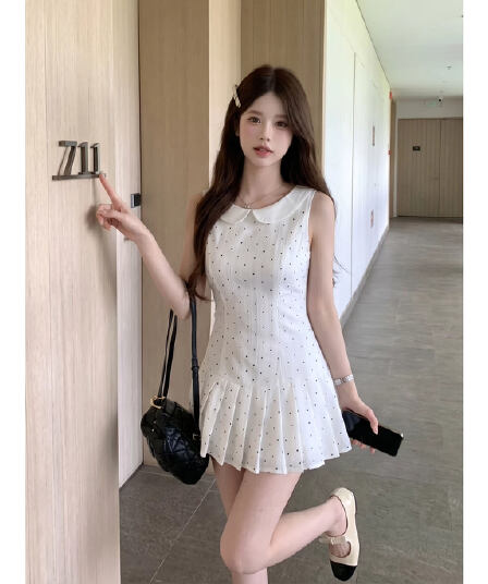 화이트 베이비 칼라 도트 무늬 민소매 여성 드레스 여름 2026 새로운 프랑스식 첫사랑 달콤함 작은 키 미니 스커트