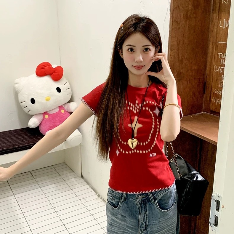 한 부서 고급 센스 학원 스타일 초승달 모양의 자수 공예 아메리칸 빨간색 창의성 프린트 반팔 티셔츠 여성 여름 맨위