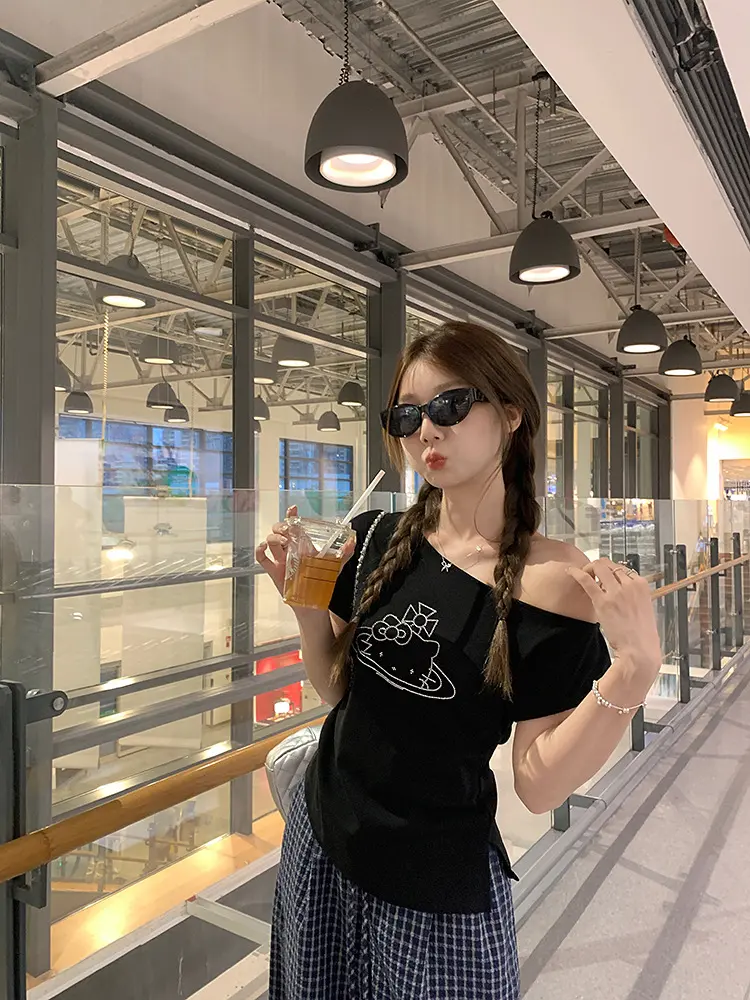 고양이 라인석 비대칭 오프숄더 반팔 티셔츠 상세 이미지 7