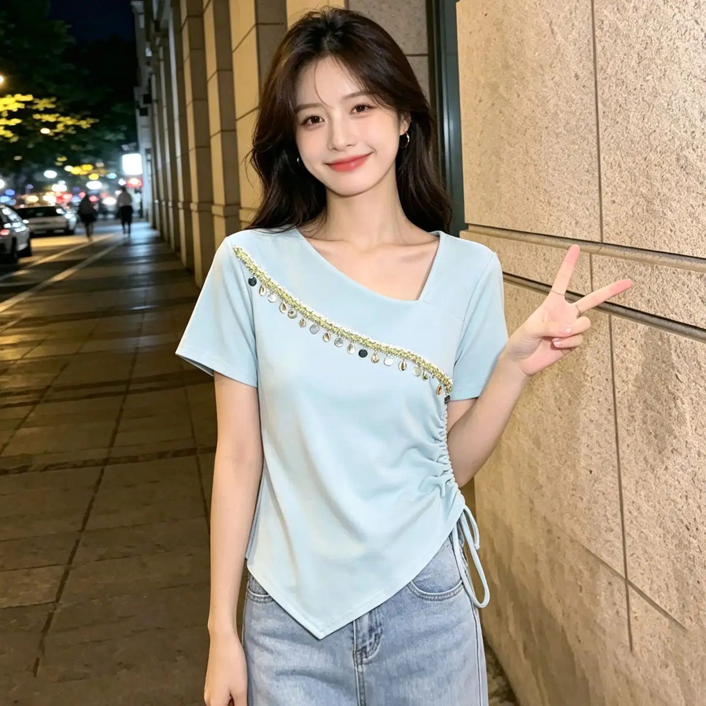 사이드 드로잉 비대칭 넥 반팔 티셔츠 상세 이미지 3