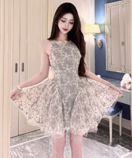 슈퍼 잘 생긴 레이스 디자인 여성 드레스 여름 새로운 슈퍼 요정 3 차원 꽃 허리 수축 슬림해 보이는 퍼프 한 마디 미니 스커트