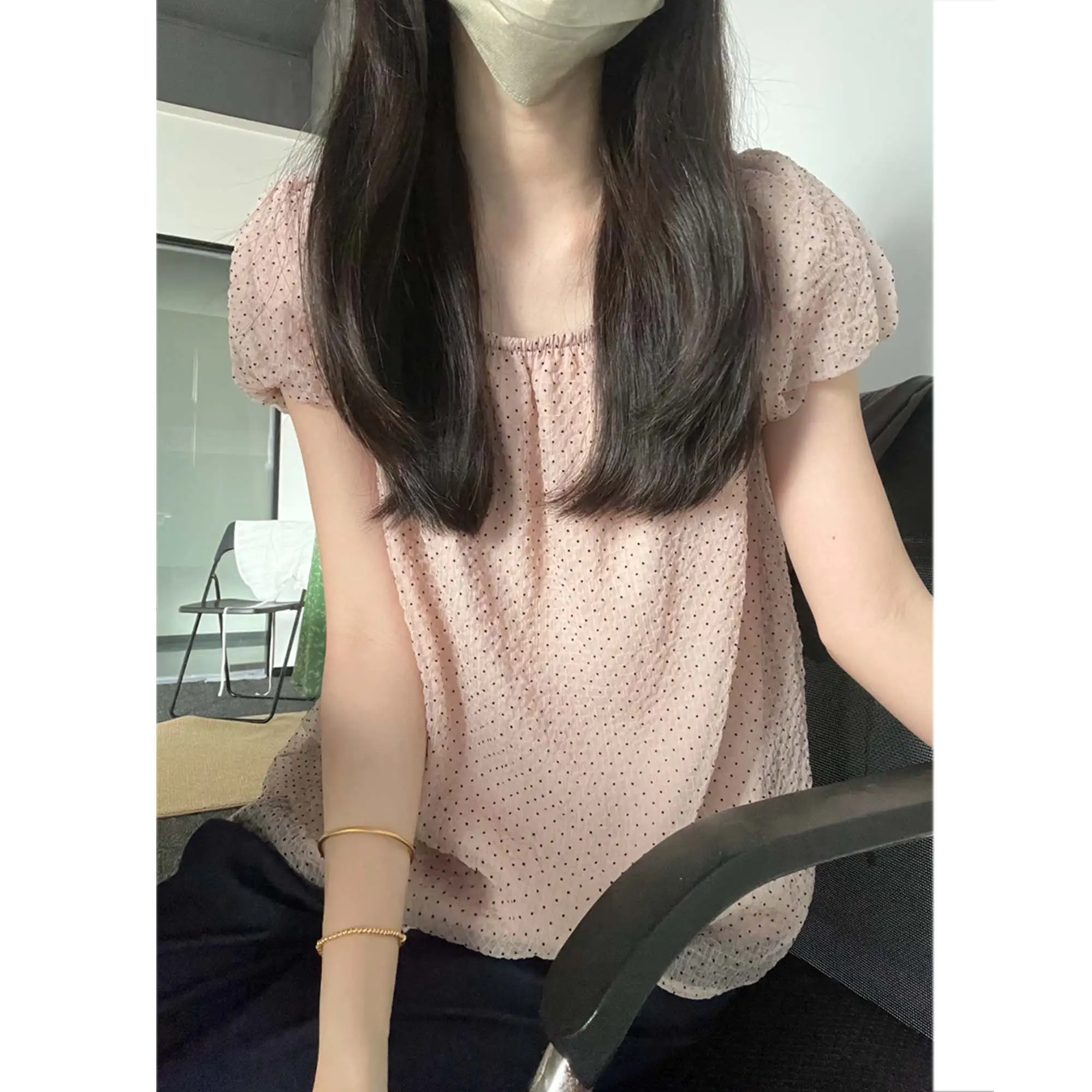 폴카도트 퍼프소매 오프숄더 티셔츠 상세 이미지 5