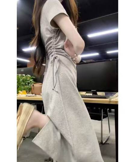 2026 새로운 프랑스식 고급 센스 회색 점프 슈트 치마 여름 여성 의류 작은 키 캐주얼 품격 허리 수축 롱 스커트