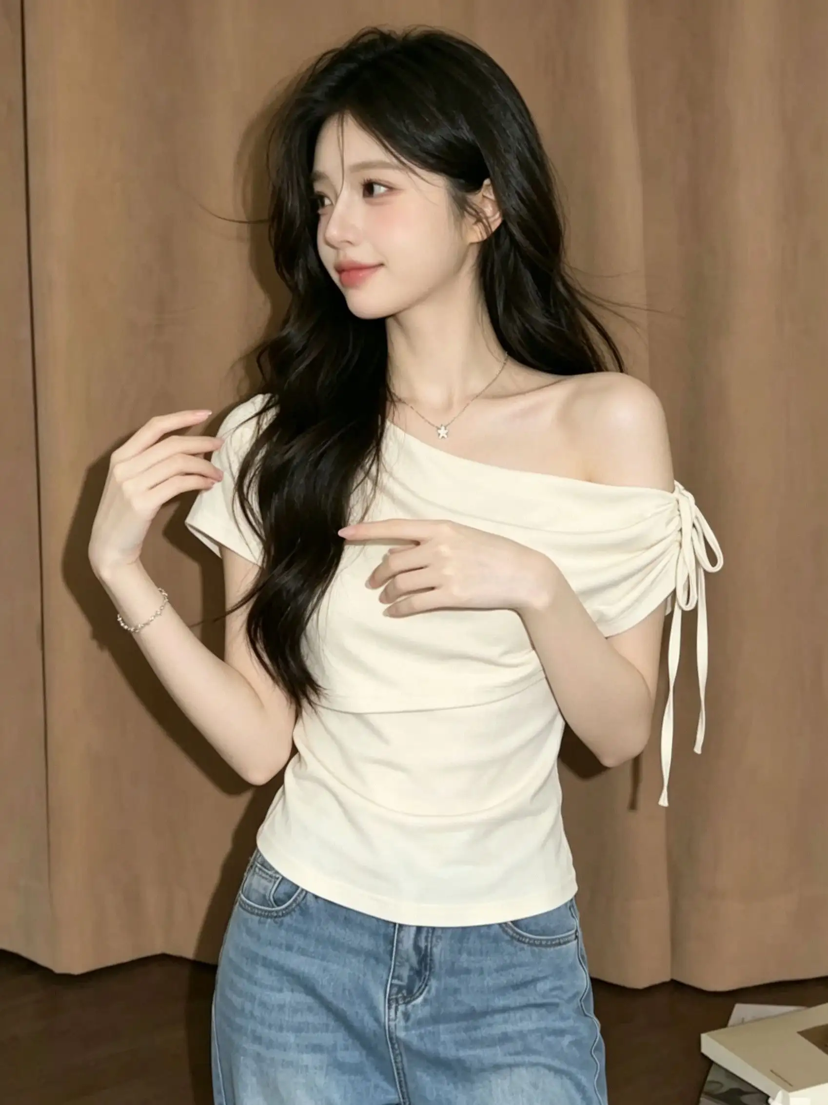 디자인감 원숄더 끈 장식 반팔 티셔츠 상세 이미지 6
