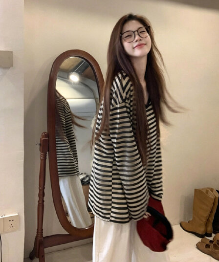 아메리칸 레트로 핫걸 스트라이프 긴팔 티셔츠 여성 여름 디자인 센스 슬림해 보이는 연령 감소 느긋한 바람 다용도 맨위 트렌디