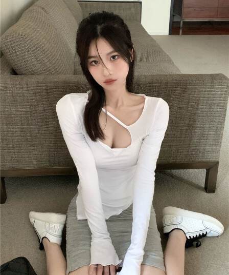 티셔츠 여성 불규칙 몸매 가꾸기 긴팔 인사이드 가져 가라. 기본 셔츠 가을 새로운 디자인 센스 맨위 한국 대외 무역 국경 간