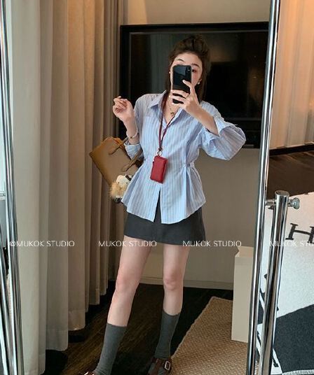 봄 가을 핫걸 새로운 몸매 가꾸기 허리 수축 셔츠 재킷 파란색 스트라이프 디자인 센스 작은 대중 긴팔 맨위 순수한 욕망
