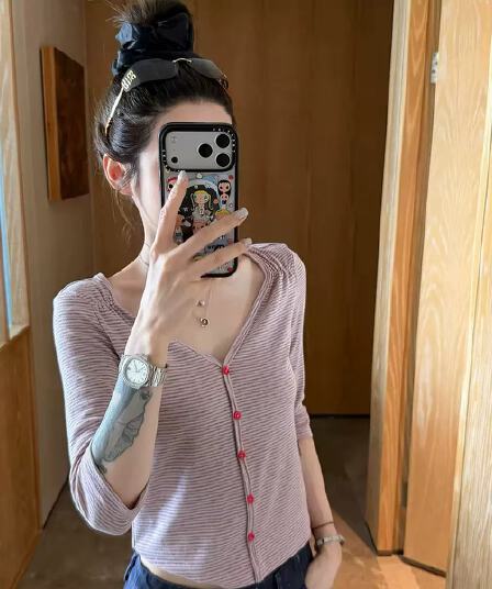 보라색 컬러 짜임 기사 V넥 스트라이프 7부 소매 여성 여름 한 부서 몸매 가꾸기 슬림해 보이는 쇼트 스타일 오픈 가디건 맨위 한국 대외 무역