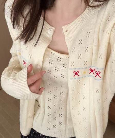 이른 가을 느긋한 홀로우 아웃 니트 스웨터 여성 오픈 가디건 슬립 루즈핏 V넥 슬림해 보이는 스웨터 화이트 세트 외부 잡아라. 의류