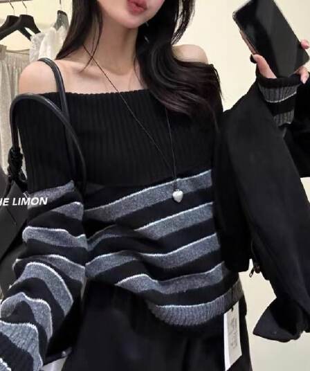 2026 이른 가을 새로운 배색 오프숄더 착용 가져 가라. 디자인 센스 오프숄더 긴팔 슬림해 보이는 다용도 탑 옷깃 스웨터